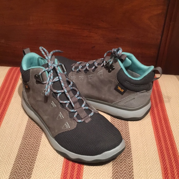 teva waterproof hiking shoes women's